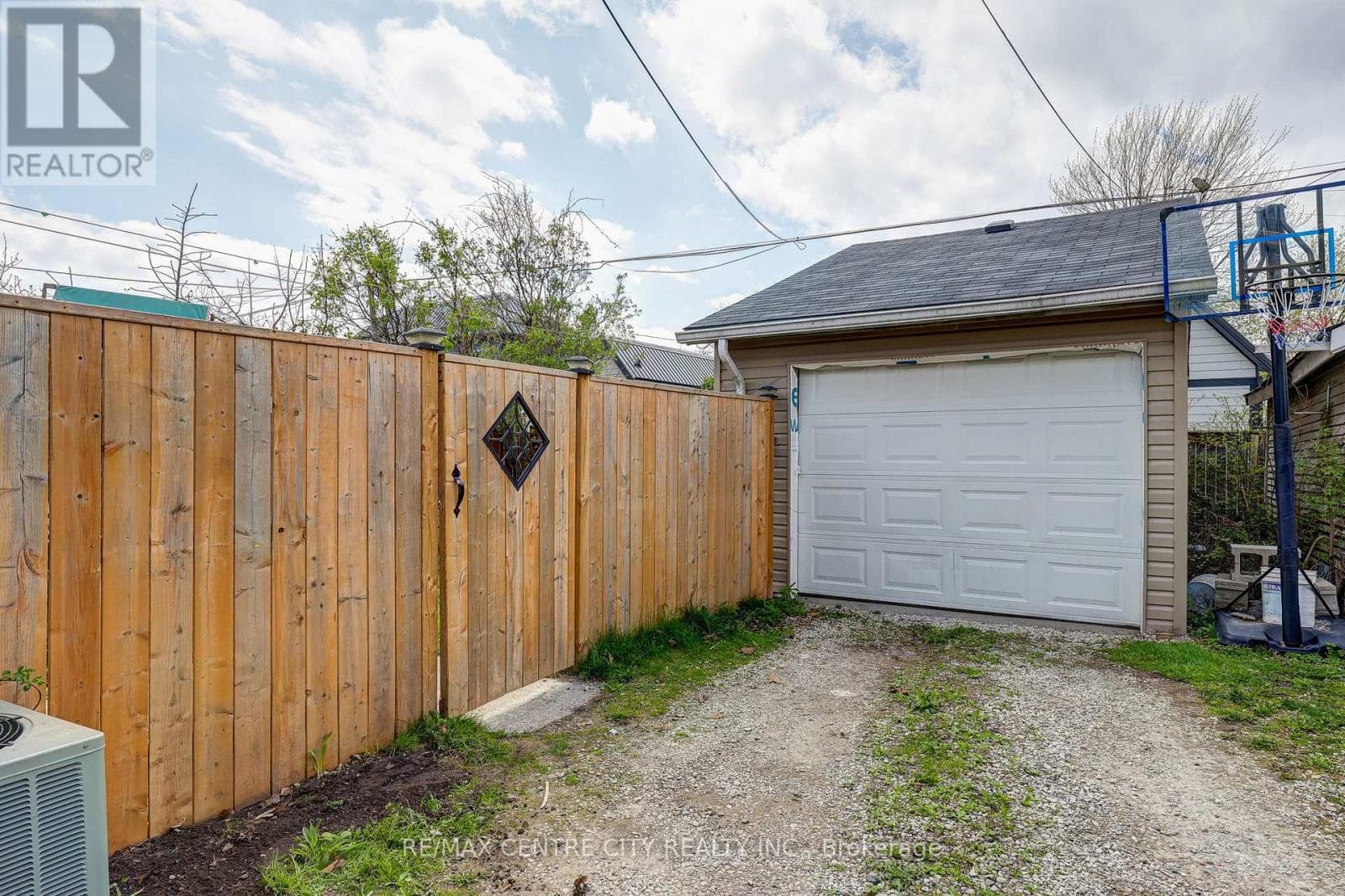 88 FLORA STREET, London and St. Thomas — photo 3