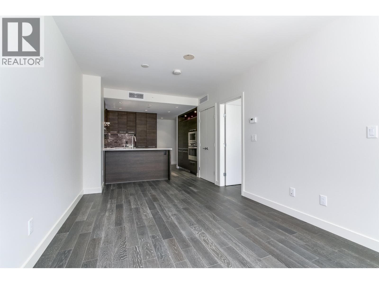 601 7468 LANSDOWNE ROAD, Greater Vancouver — photo 4