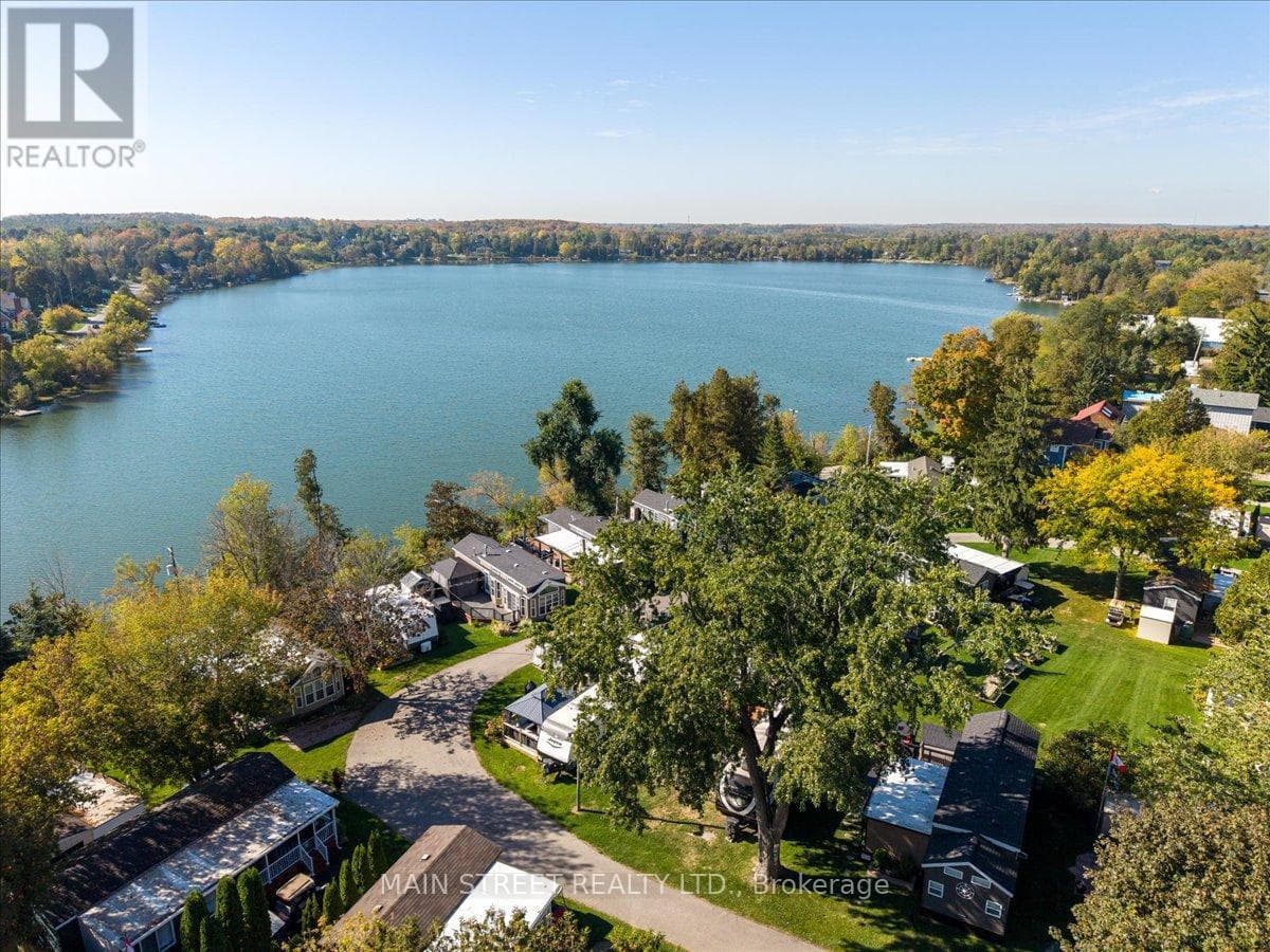 15 HAWAIIAN CIRCLE in Ballantrae-Stouffville
