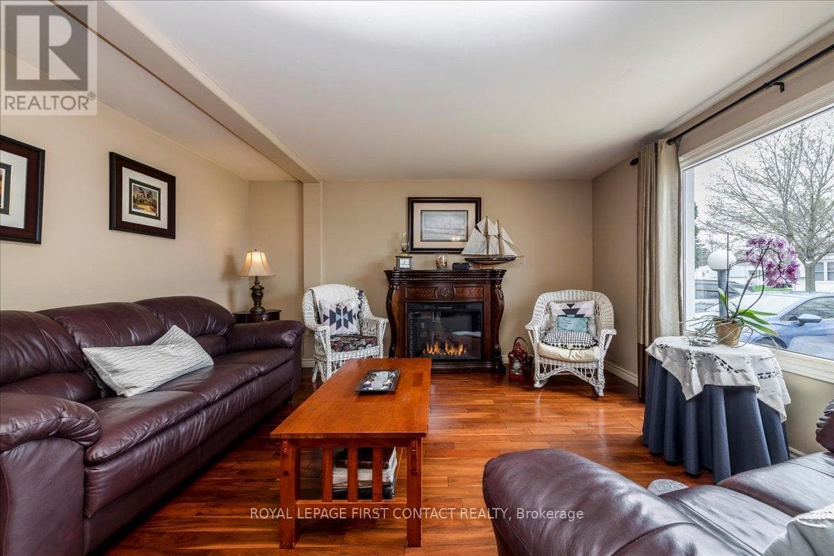 31 CORNER BROOK TRAIL, Toronto — photo 2