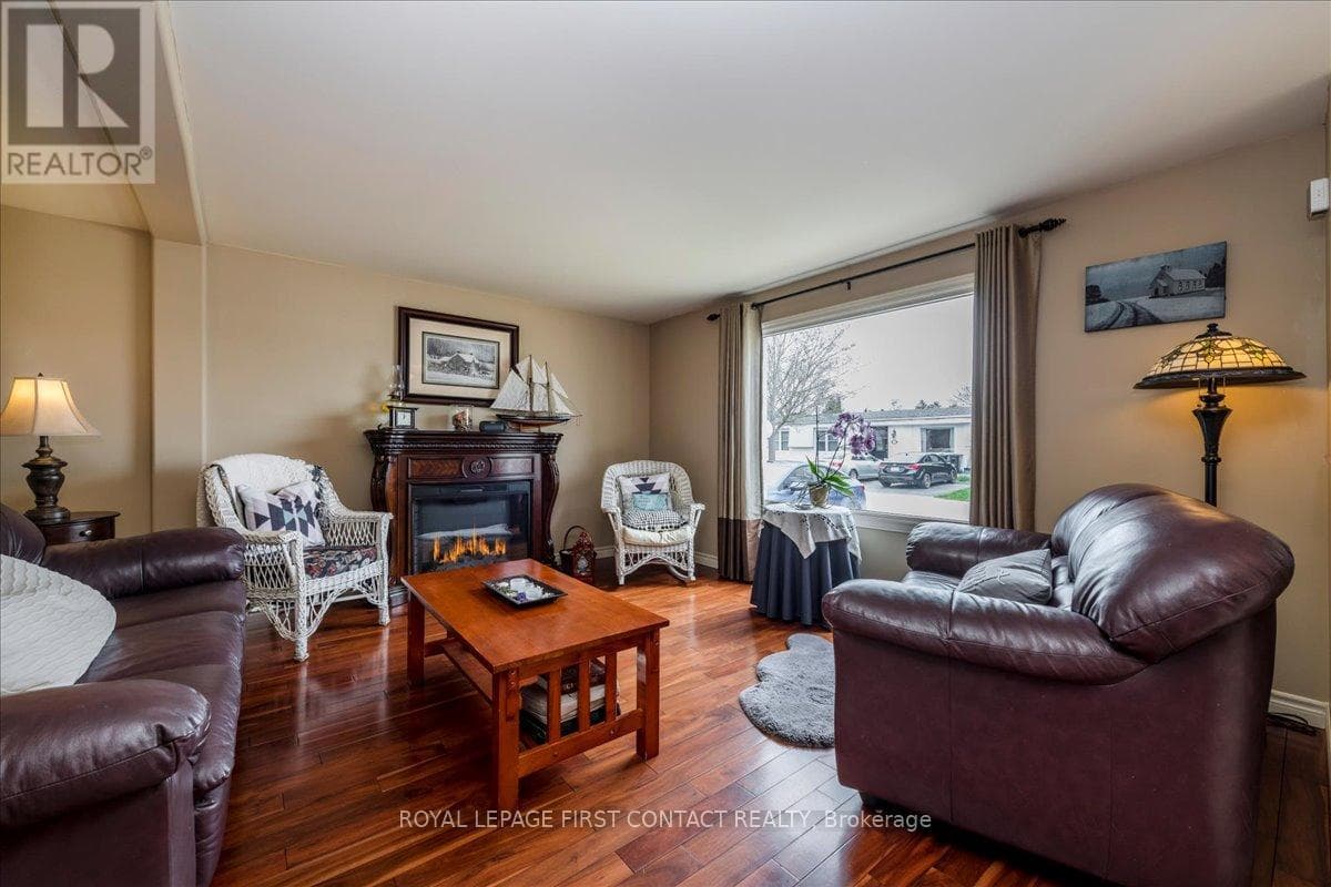 31 CORNER BROOK TRAIL, Toronto — photo 3