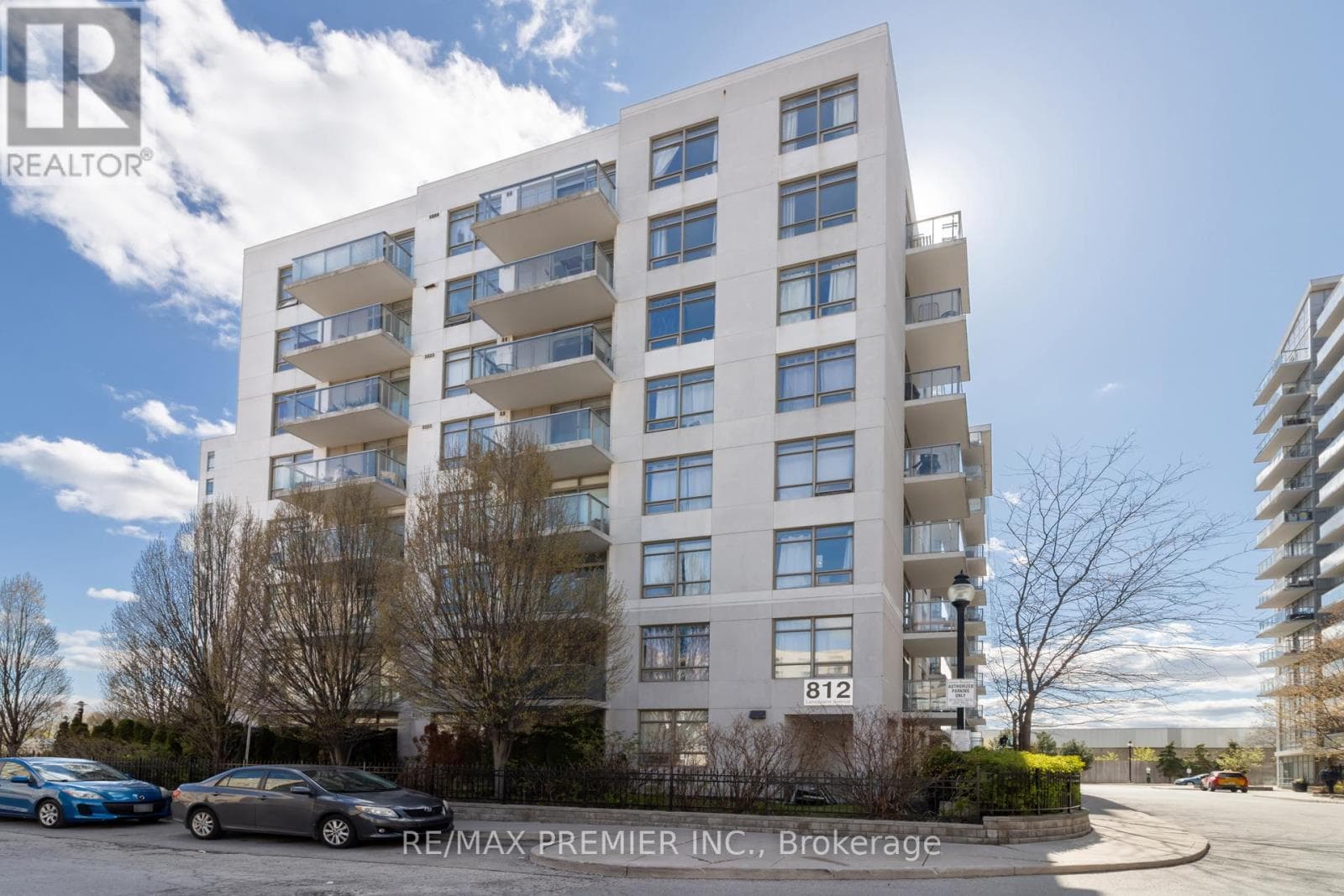 1011 - 812 LANSDOWNE AVENUE in Junction-Wallace Emerson