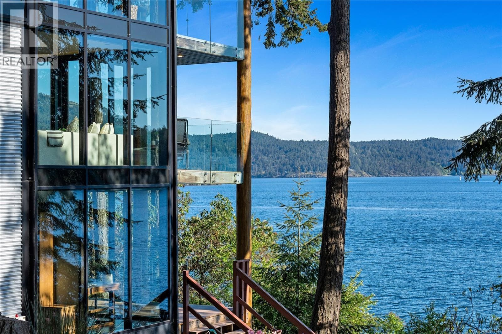 1676 Lands End Rd, Victoria — photo 4