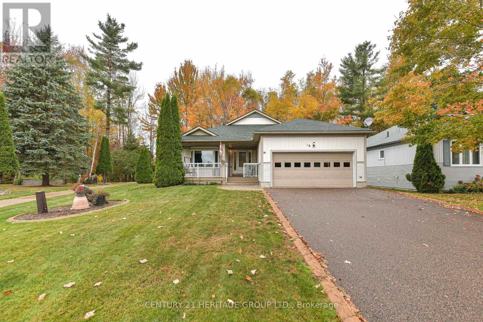 19 SPRINGWOOD CRESCENT in 