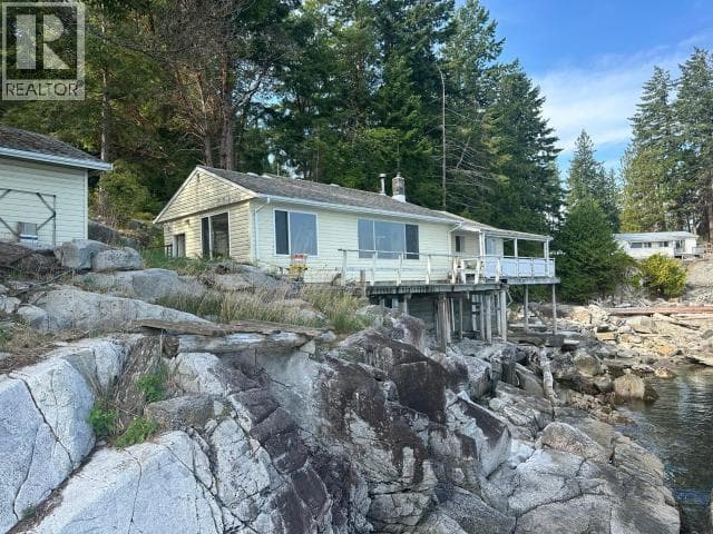 2617 SMELTER AVE, Powell River — photo 2