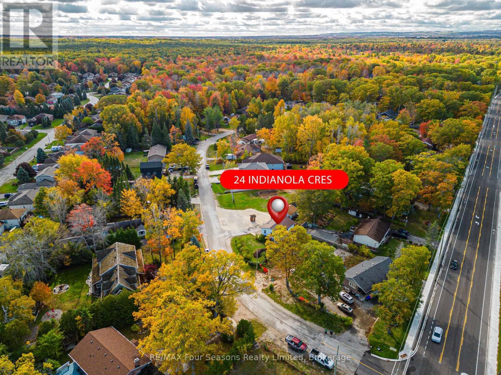 24 INDIANOLA CRESCENT, OnePoint — photo 3