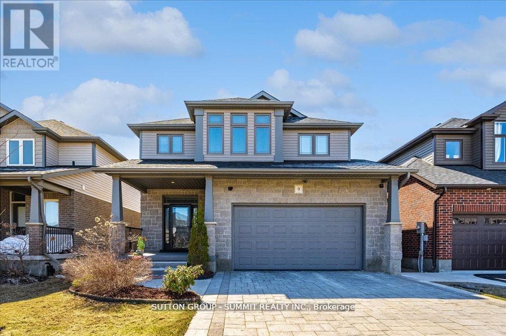 9 MCINTYRE LANE in 