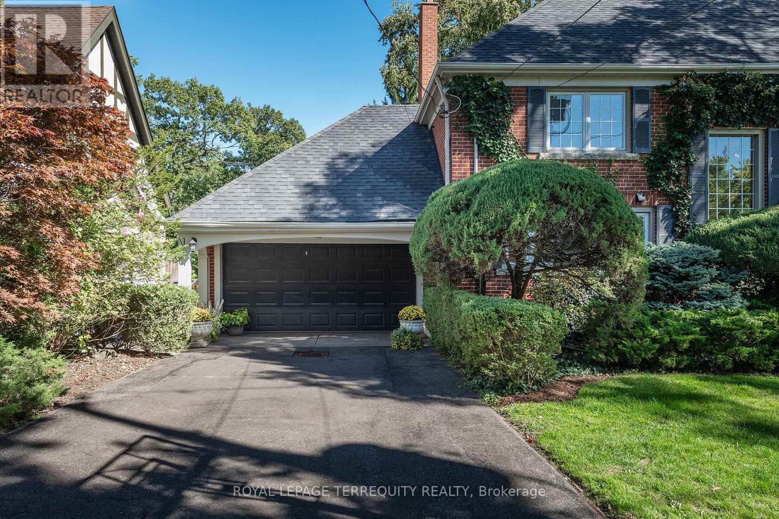 223 RIVERSIDE DRIVE, Toronto — photo 3