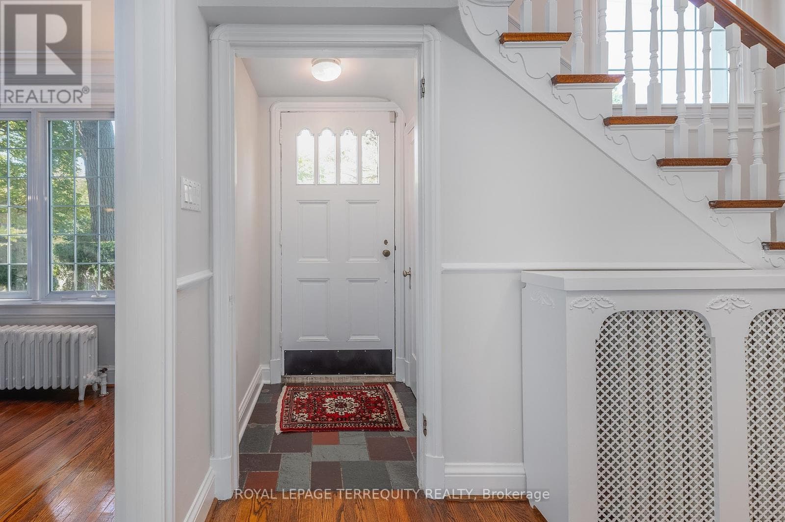 223 RIVERSIDE DRIVE, Toronto — photo 4