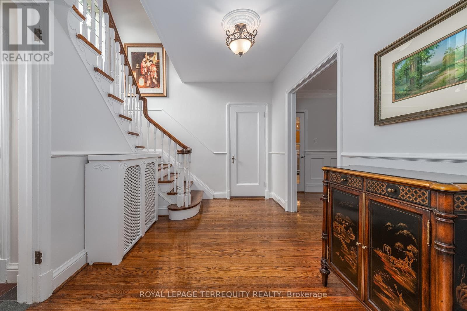 223 RIVERSIDE DRIVE, Toronto — photo 5