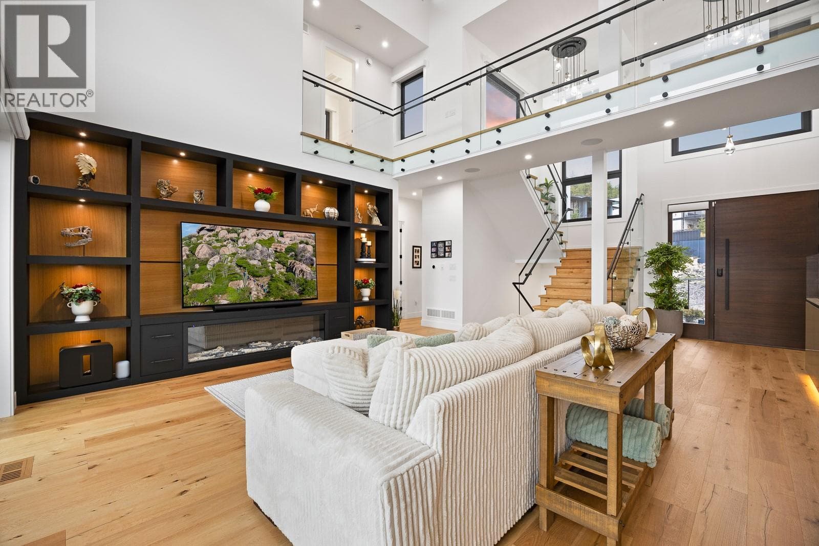1102 Carnoustie Drive, Interior REALTORS® — photo 5