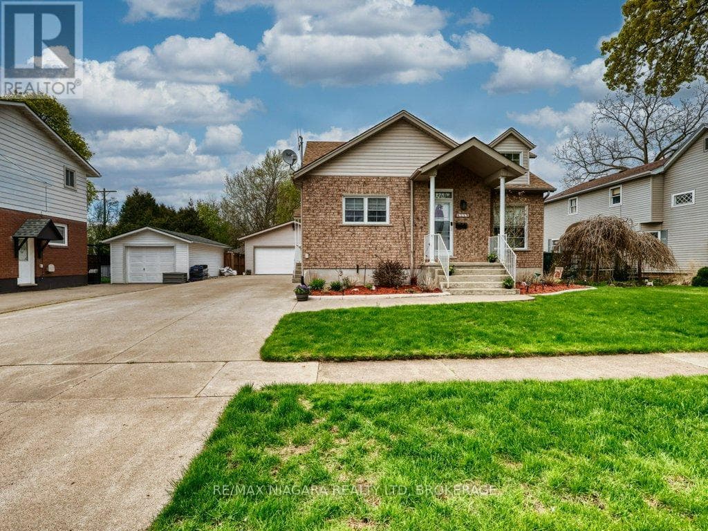 8110 LAMONT AVENUE, Niagara — photo 2