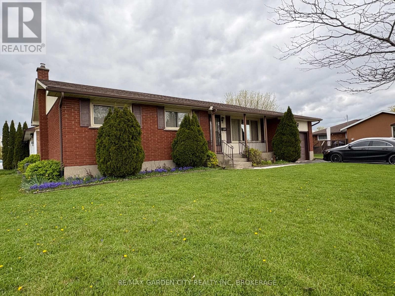 69 STRATHMORE CRESCENT, Niagara — photo 2