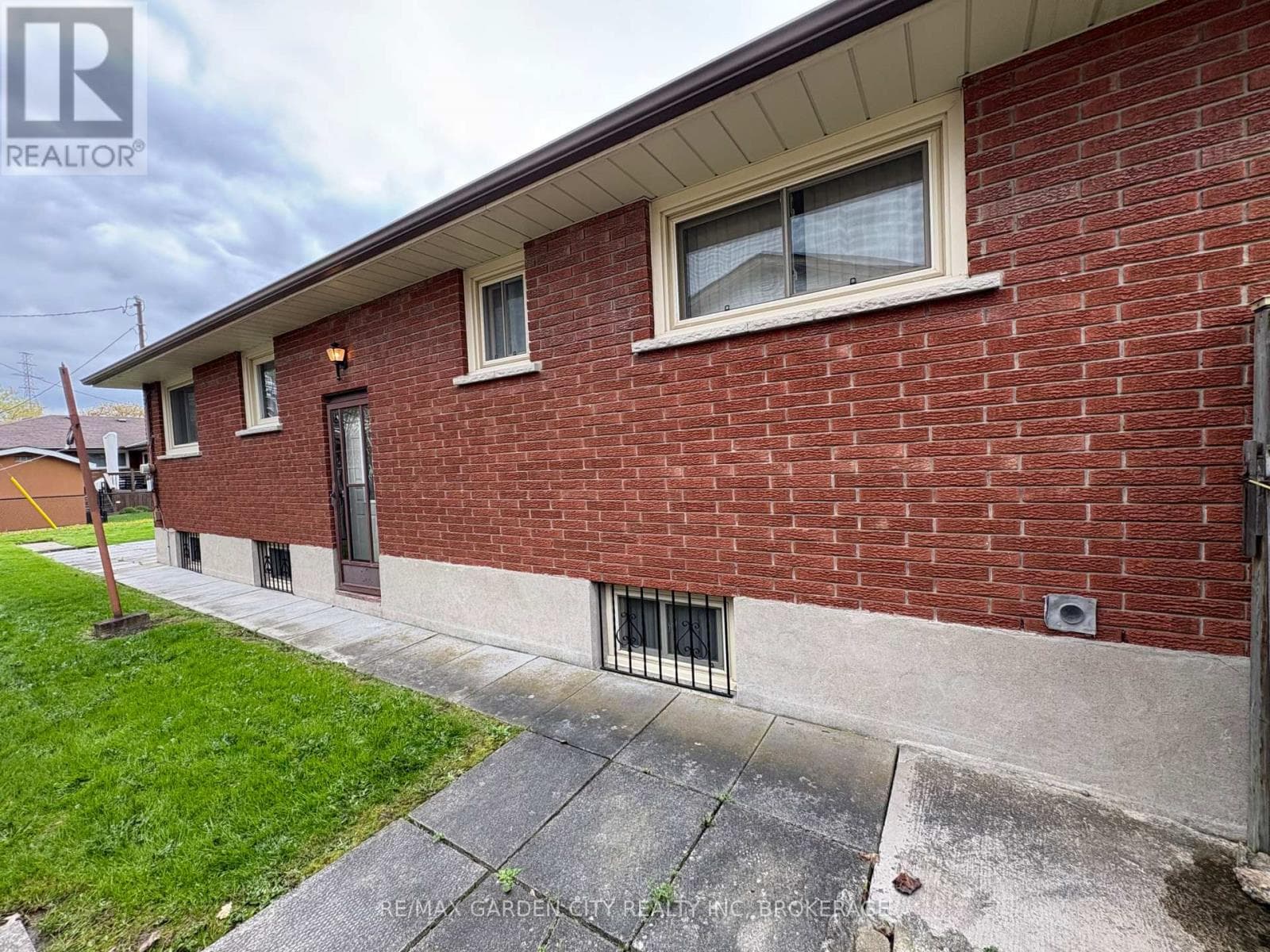69 STRATHMORE CRESCENT, Niagara — photo 3