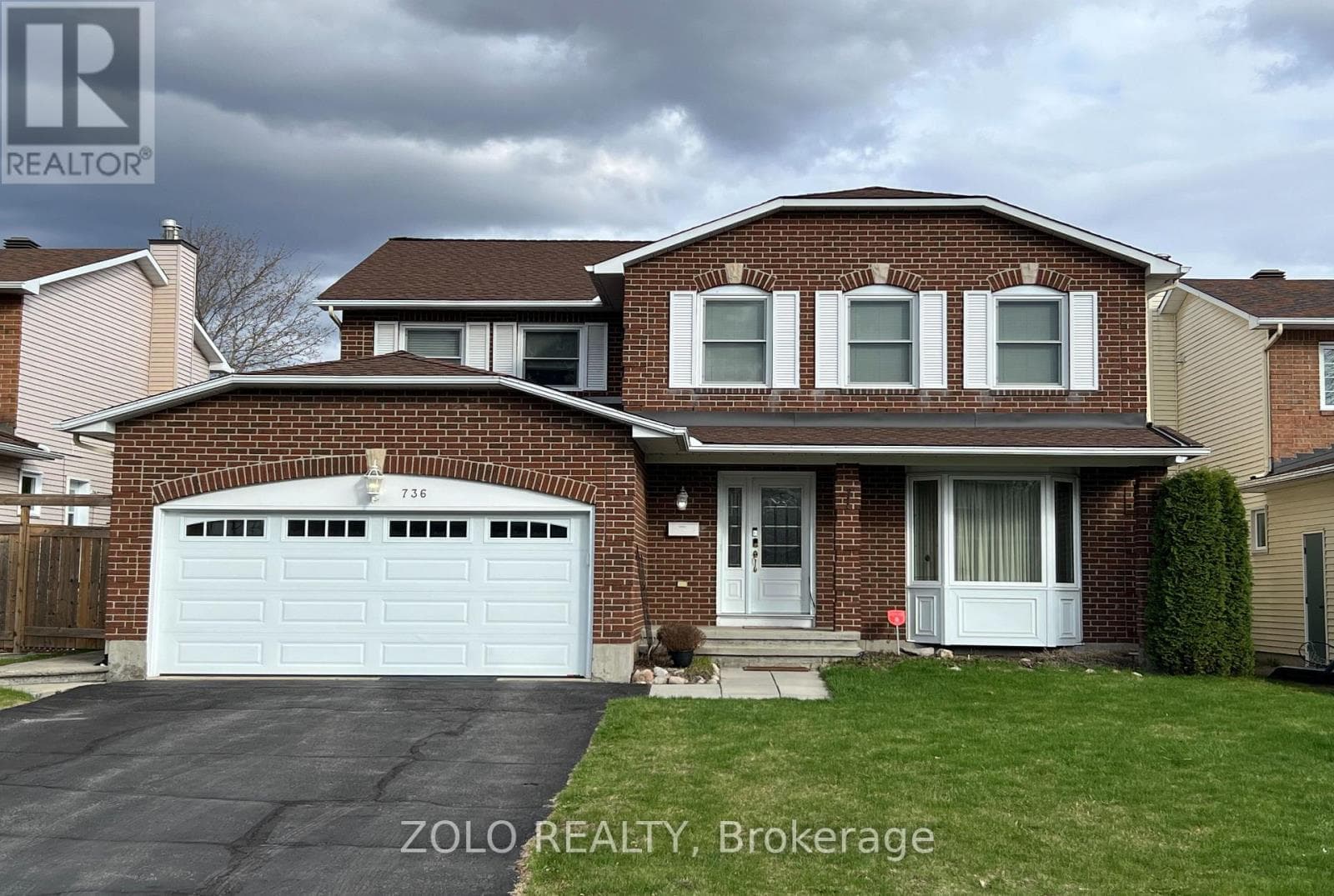 736 HAUTEVIEW CRESCENT in FALLINGBROOK