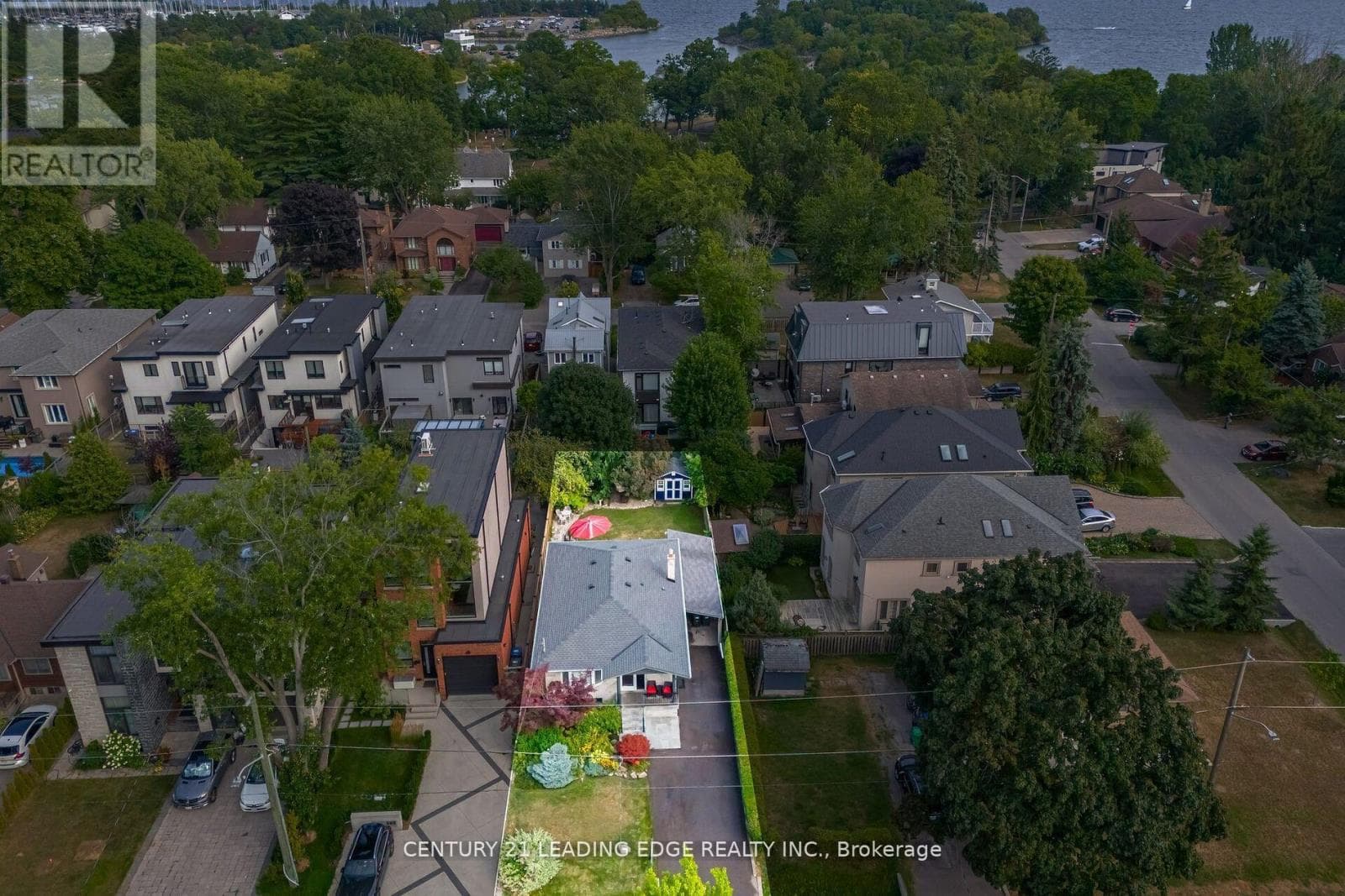 586 CURZON AVENUE, Toronto — photo 3