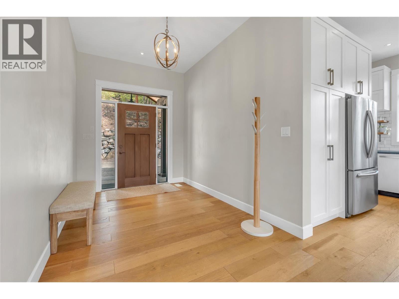 8388 Princeton Summerland Road, Interior REALTORS® — photo 2
