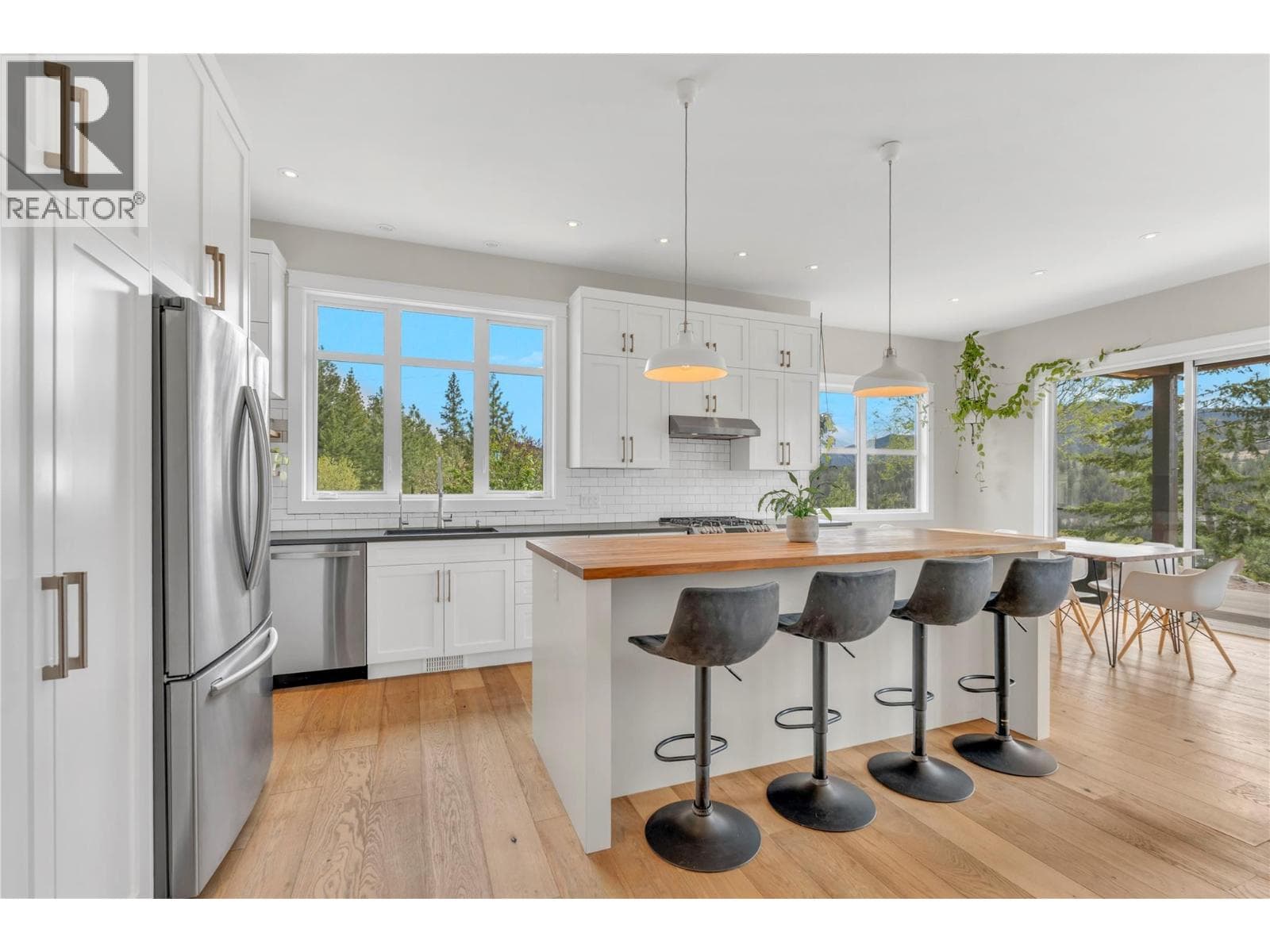 8388 Princeton Summerland Road, Interior REALTORS® — photo 3