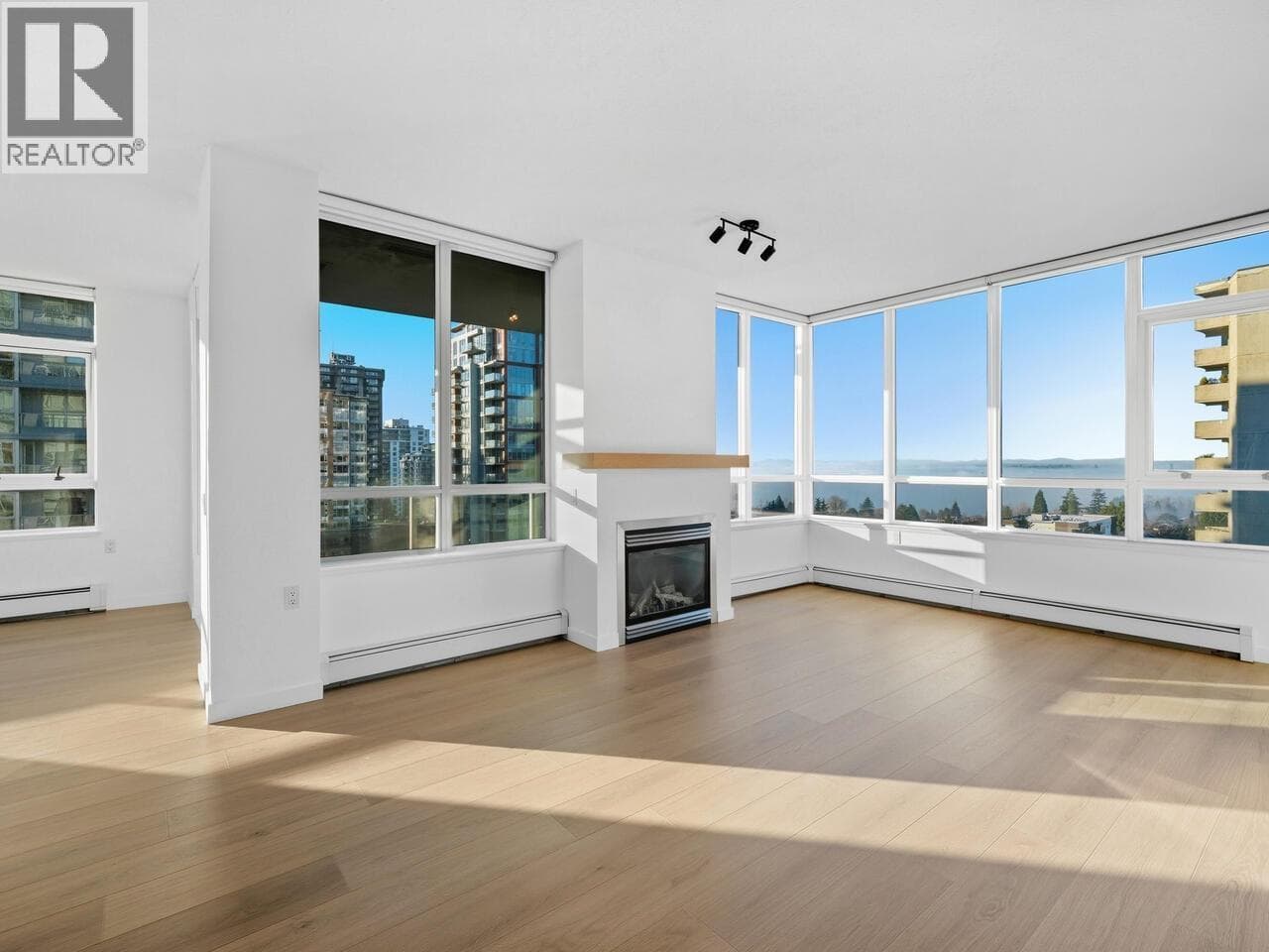 801 120 W 16 STREET, Greater Vancouver — photo 4
