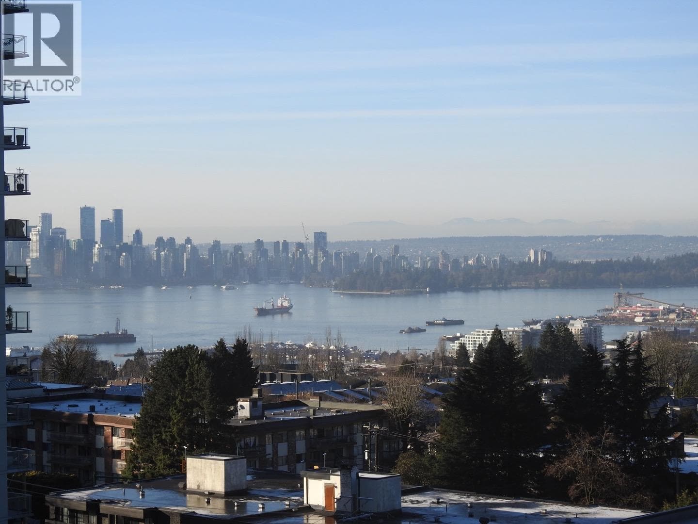 801 120 W 16 STREET, Greater Vancouver — photo 2
