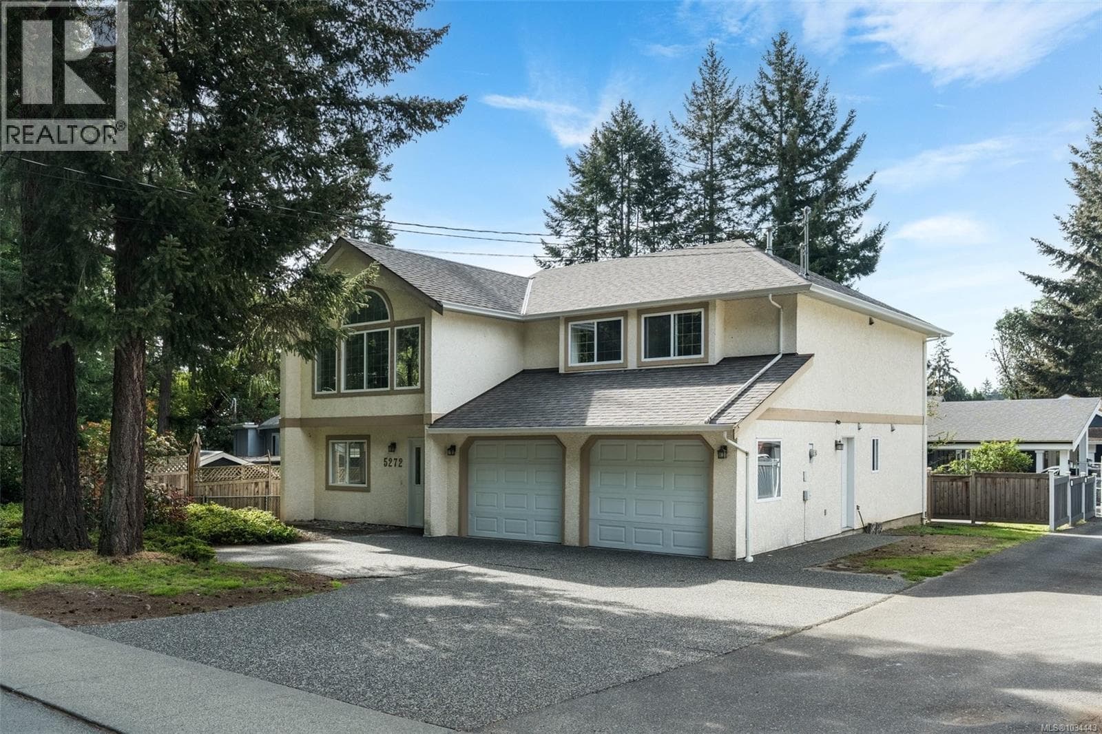 5272 CORDOVA BAIE ROAD in 