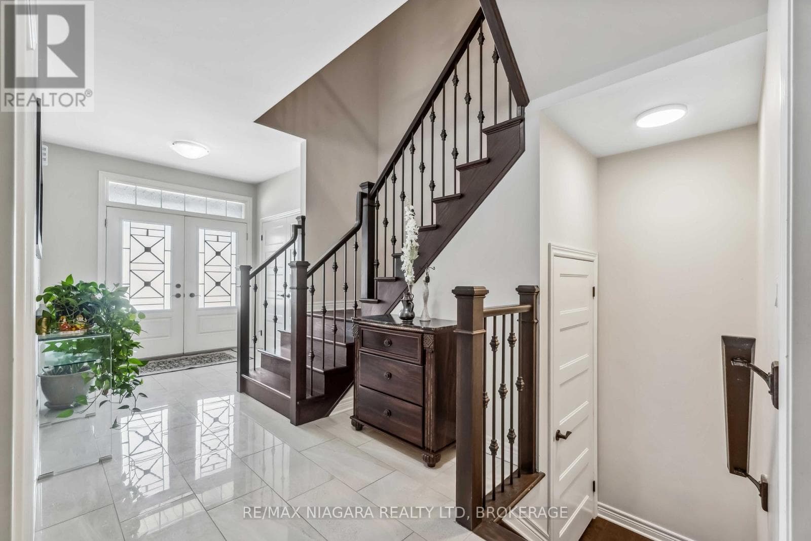 1 HOPKINS STREET, Niagara — photo 4