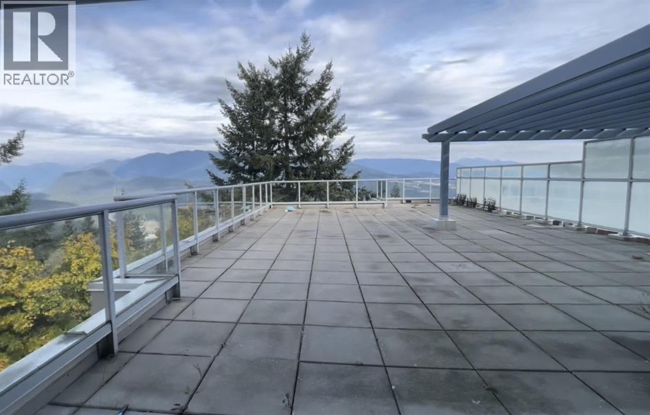 803 9262 UNIVERSITY CRESCENT in Burnaby Mountain