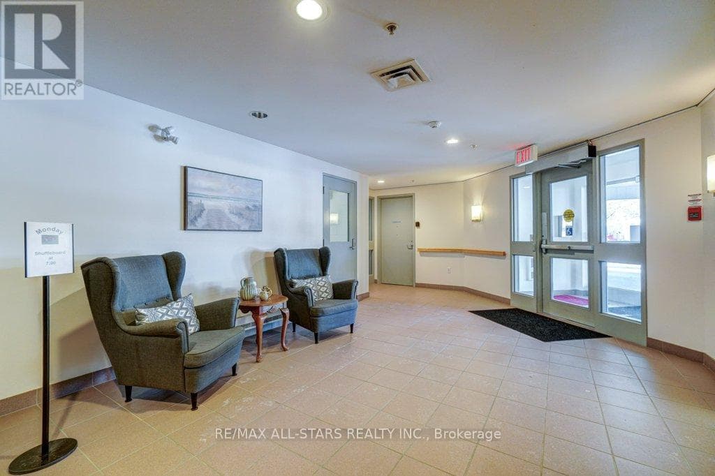 303 - 8 HURON STREET, Central Lakes — photo 3