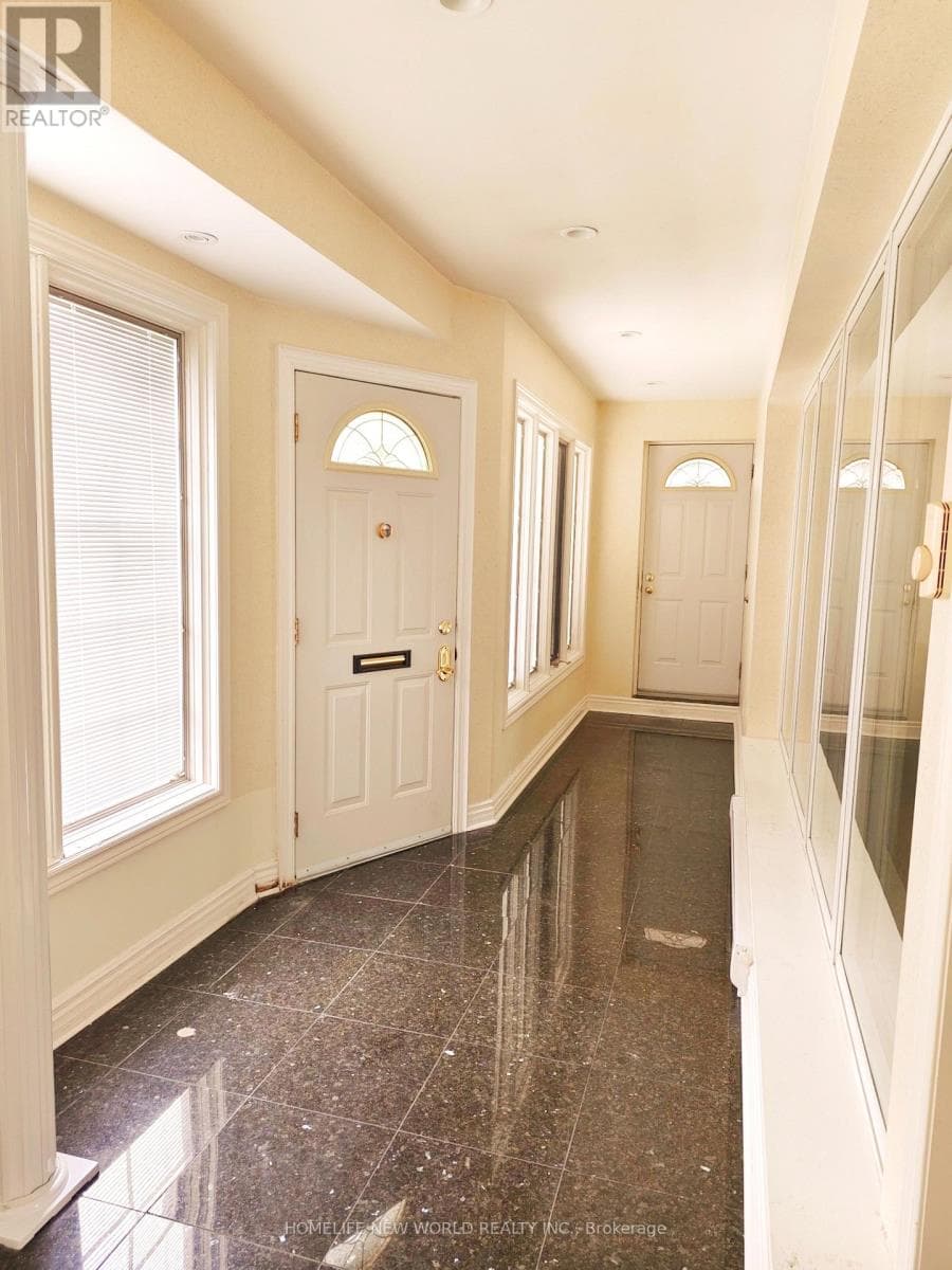 18 OLSEN DRIVE, Toronto — photo 2