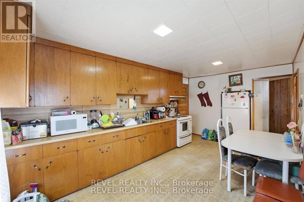 535 PARK STREET NORTH, Central Lakes — photo 3