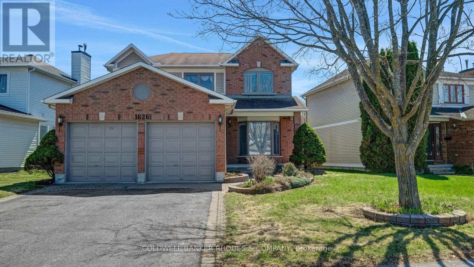 1626 BLOHM DRIVE in HUNT CLUB PARK