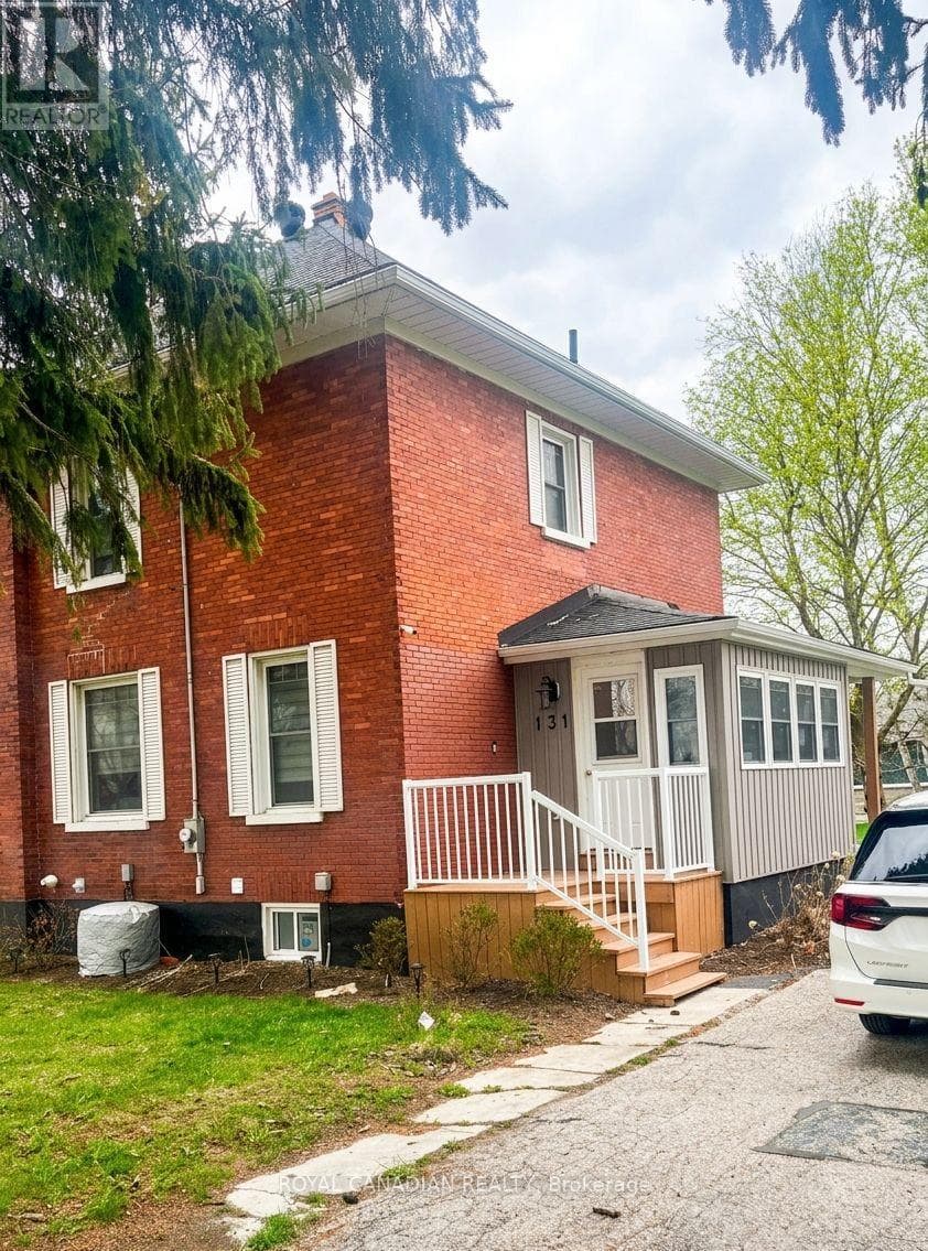 131 ELORA STREET N, Toronto — photo 2