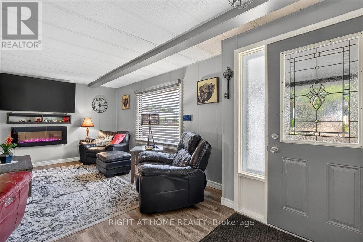 45 LINDEN LANE, Toronto — photo 3