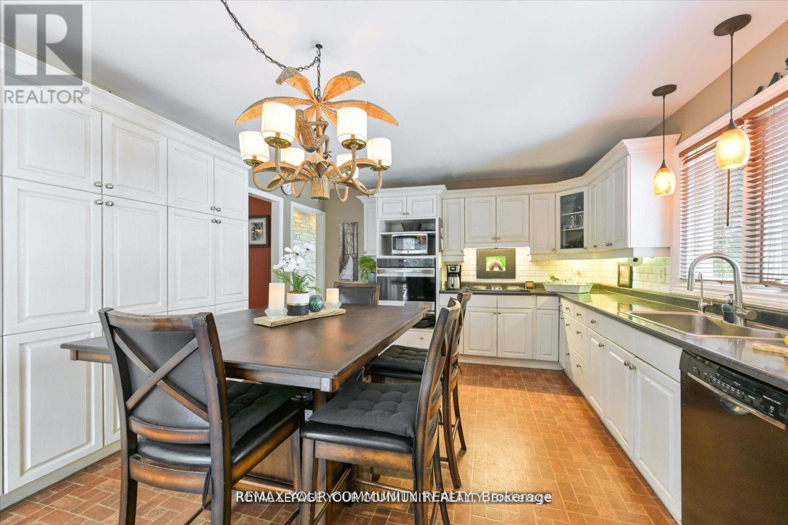 247 HARRIS AVENUE, Toronto — photo 5