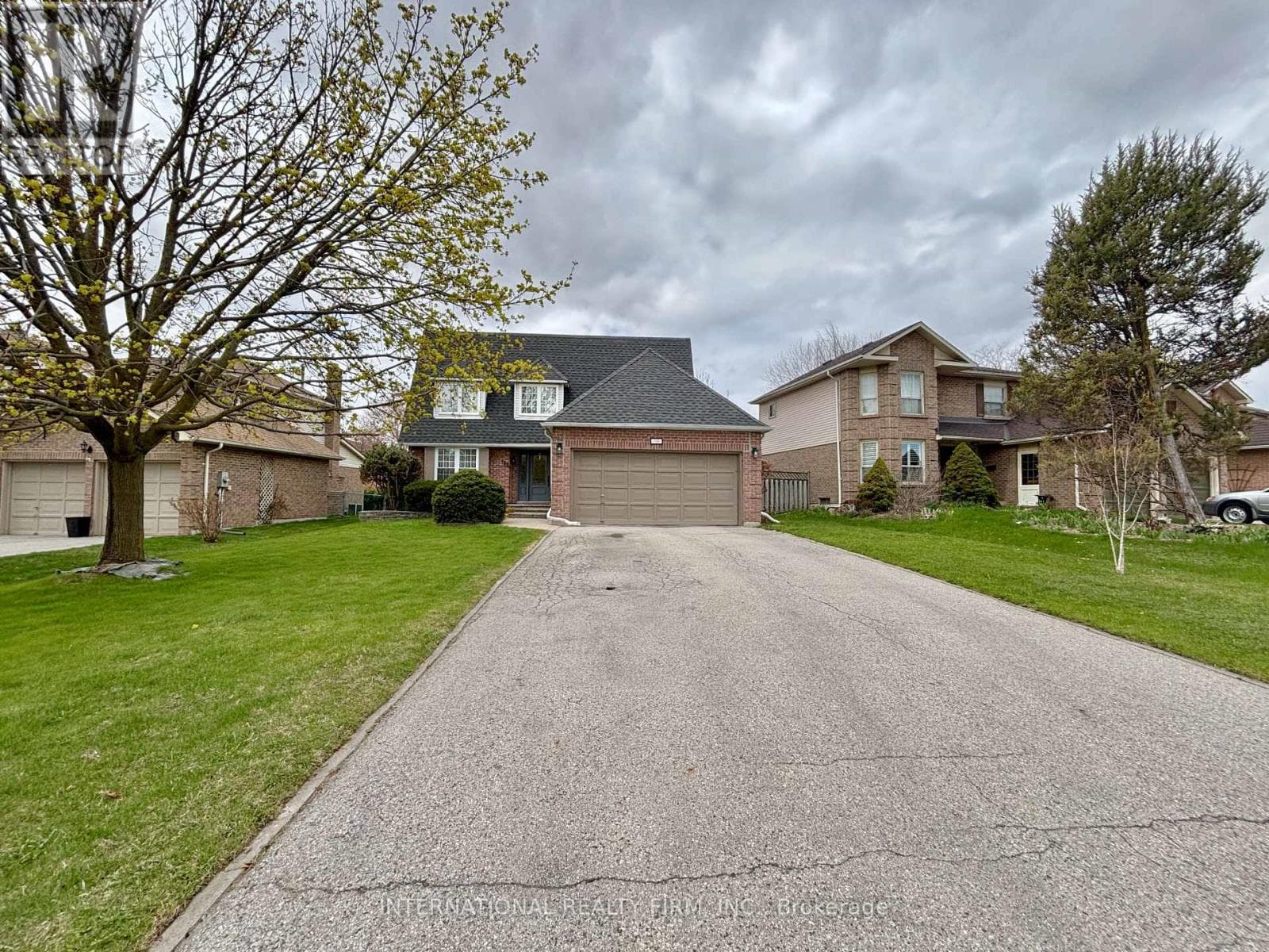 168 WILLOW LANE, Toronto — photo 2