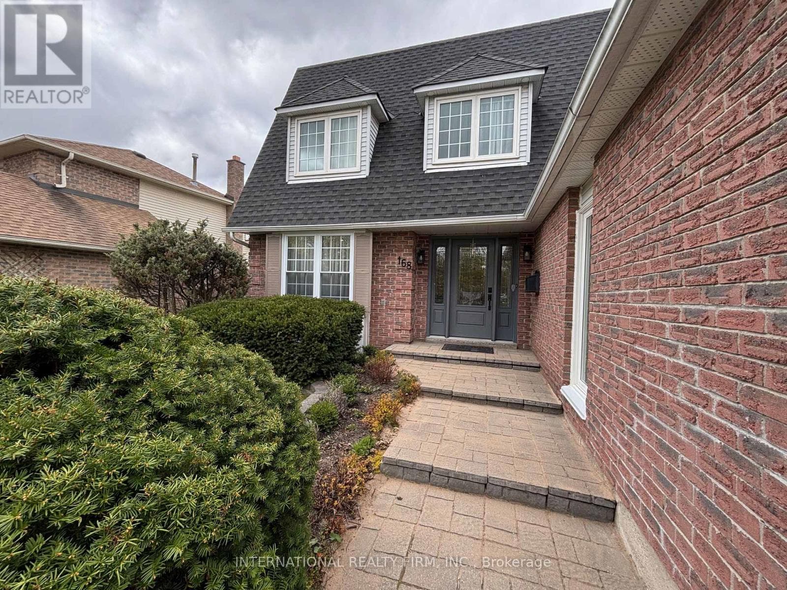 168 WILLOW LANE, Toronto — photo 3