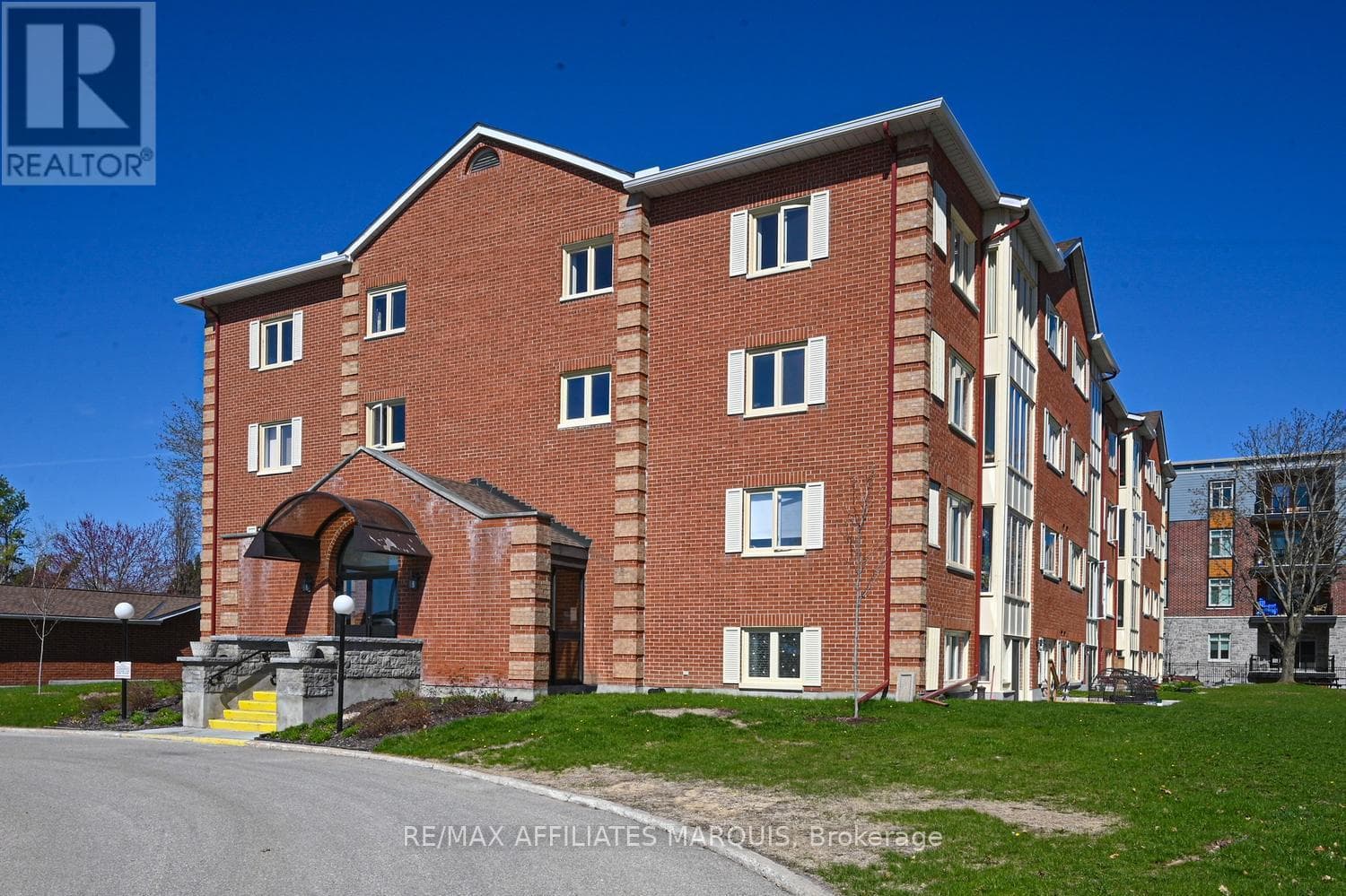 304 - 10 ARMSTRONG DRIVE, Ottawa — photo 2