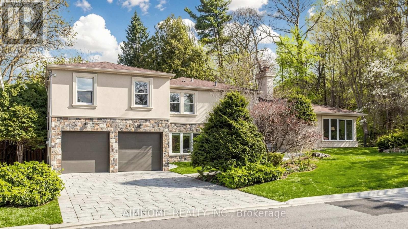 54 PLYMBRIDGE ROAD, Toronto — photo 2