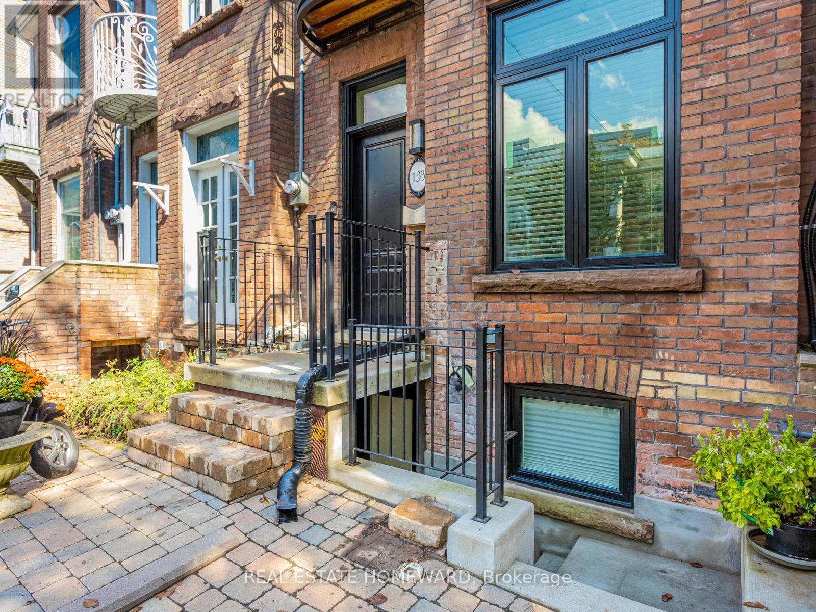 133 COWAN AVENUE, Toronto — photo 3