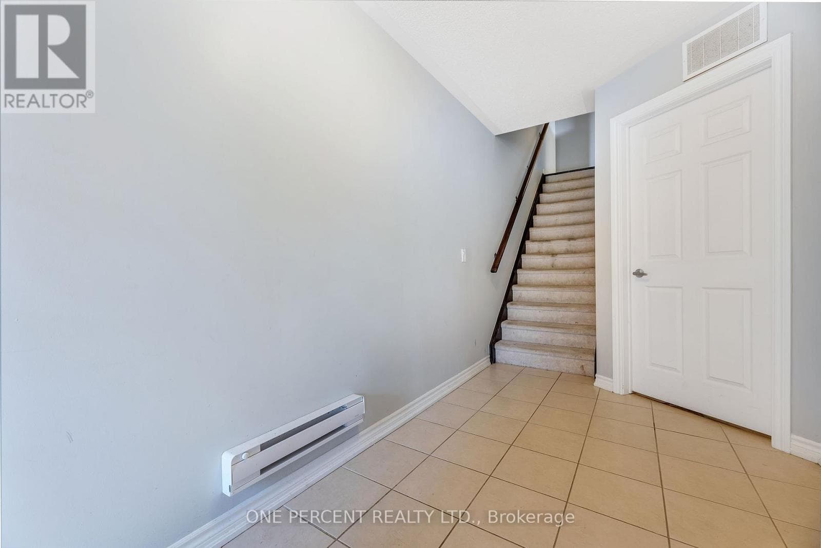 19 NEARCO CRESCENT, Toronto — photo 5