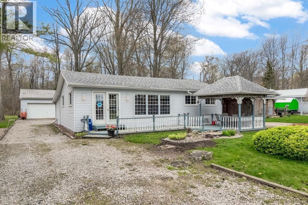 9900 Lake ROAD, Sarnia — photo 2