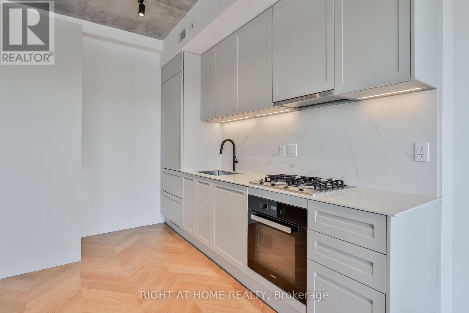 602 - 761 QUEEN STREET E, Toronto — photo 5