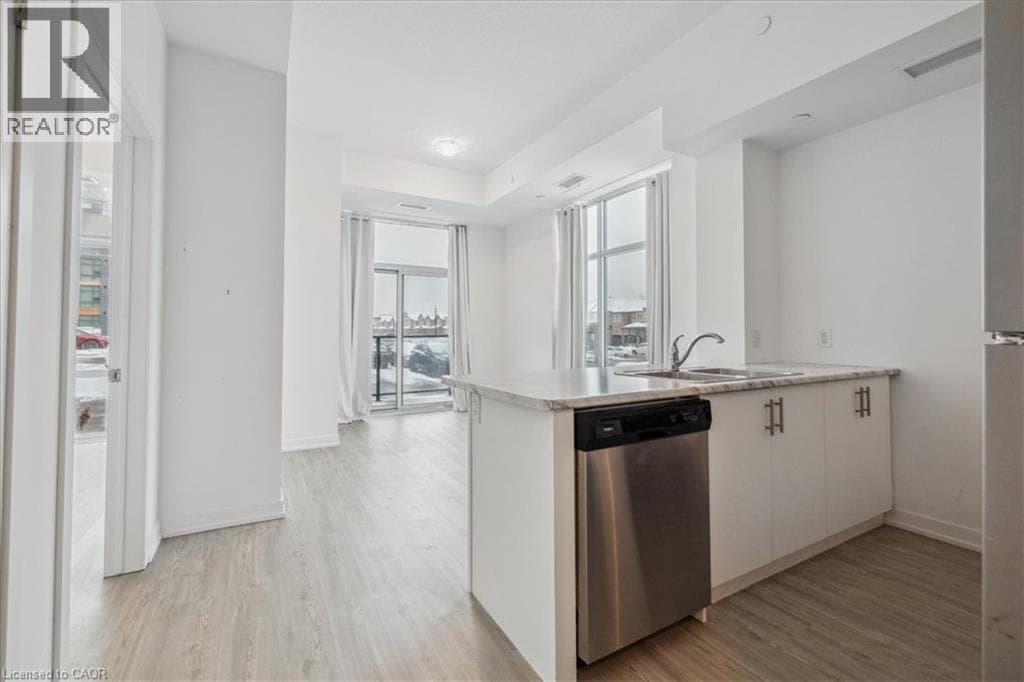 450 DUNDAS Street E Unit# 115, Cornerstone — photo 4