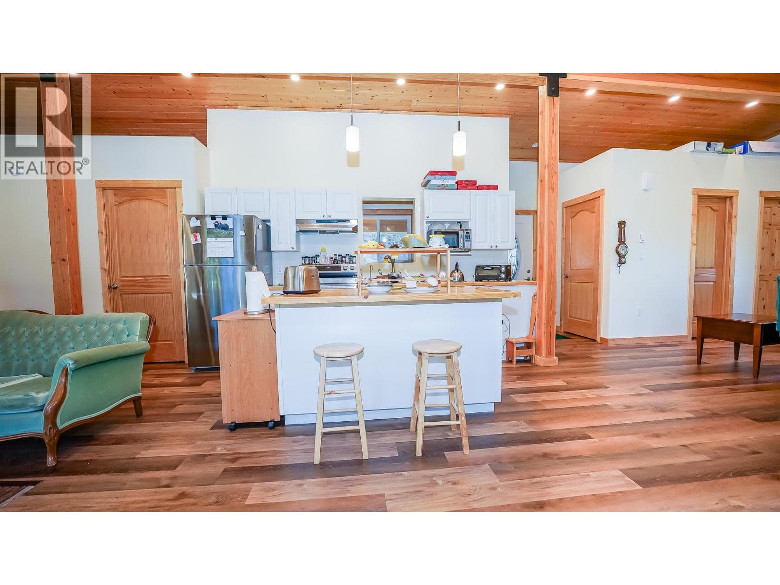 1771 SKIMIKIN ROAD, Interior REALTORS® — photo 5