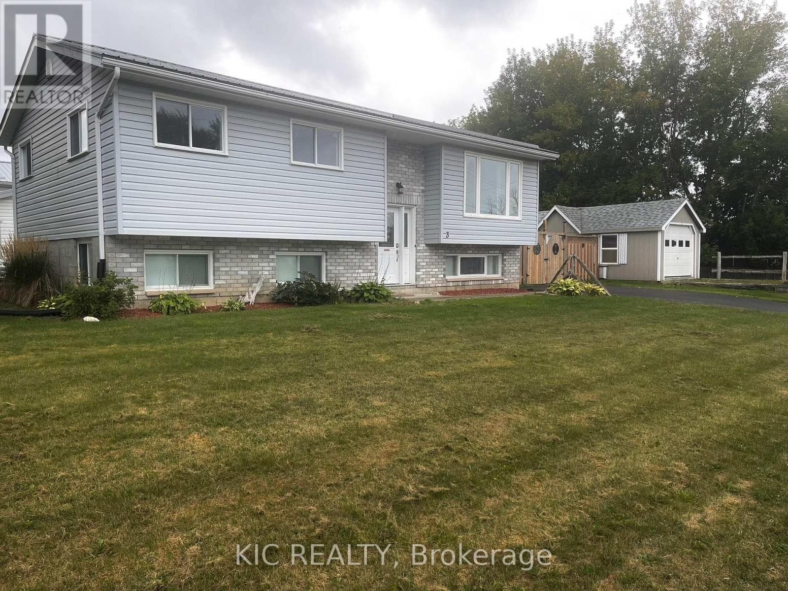 3 CREEKSIDE DRIVE, Central Lakes — photo 2