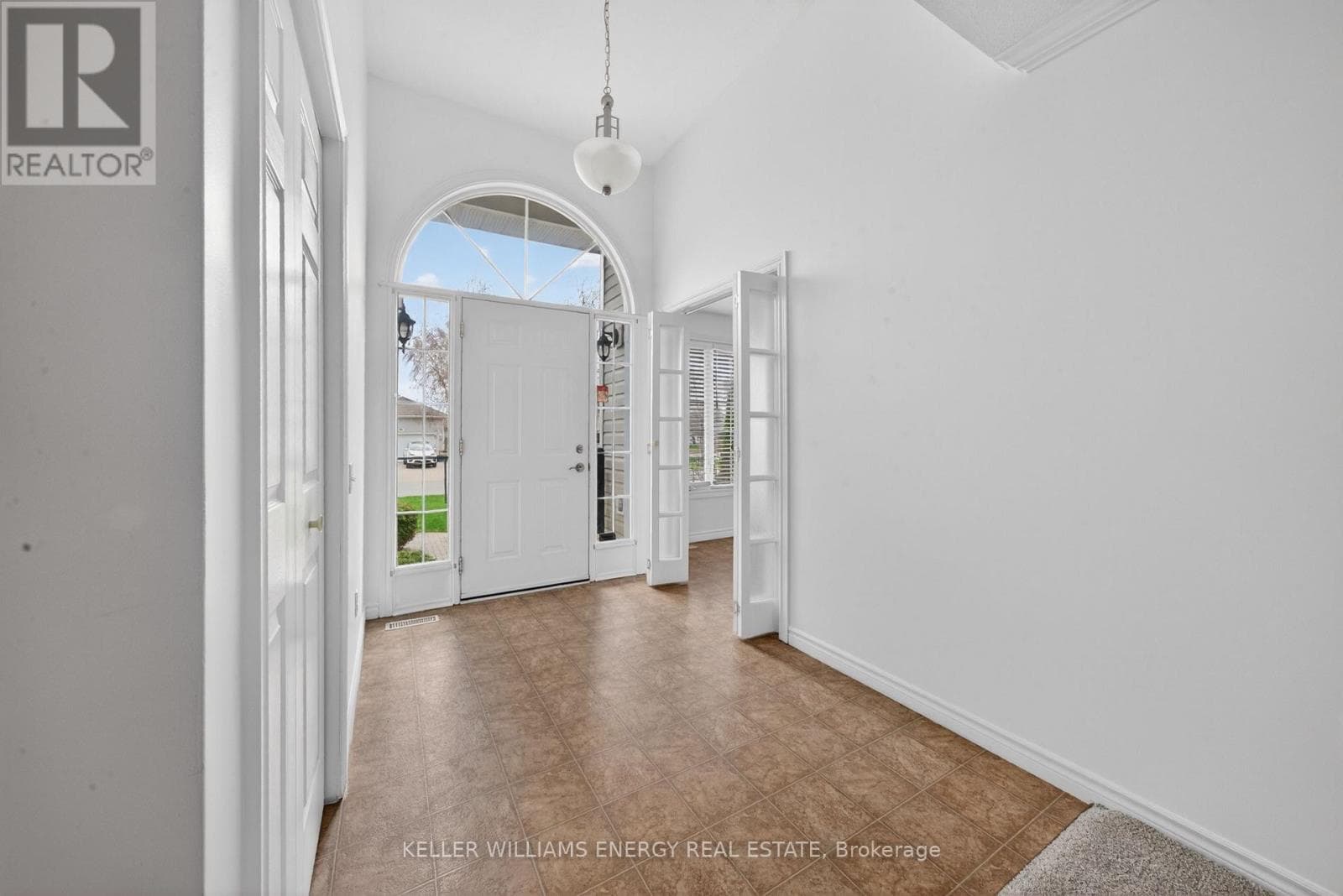 51 ELMDALE DRIVE, Central Lakes — photo 5