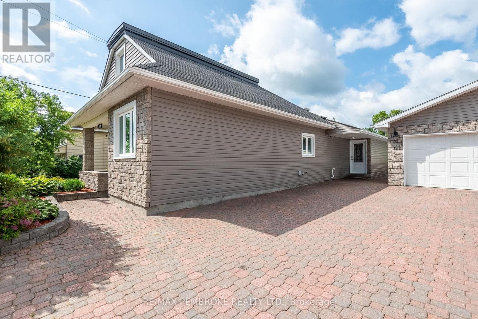 560 BOUNDARY ROAD E, Renfrew County — photo 4