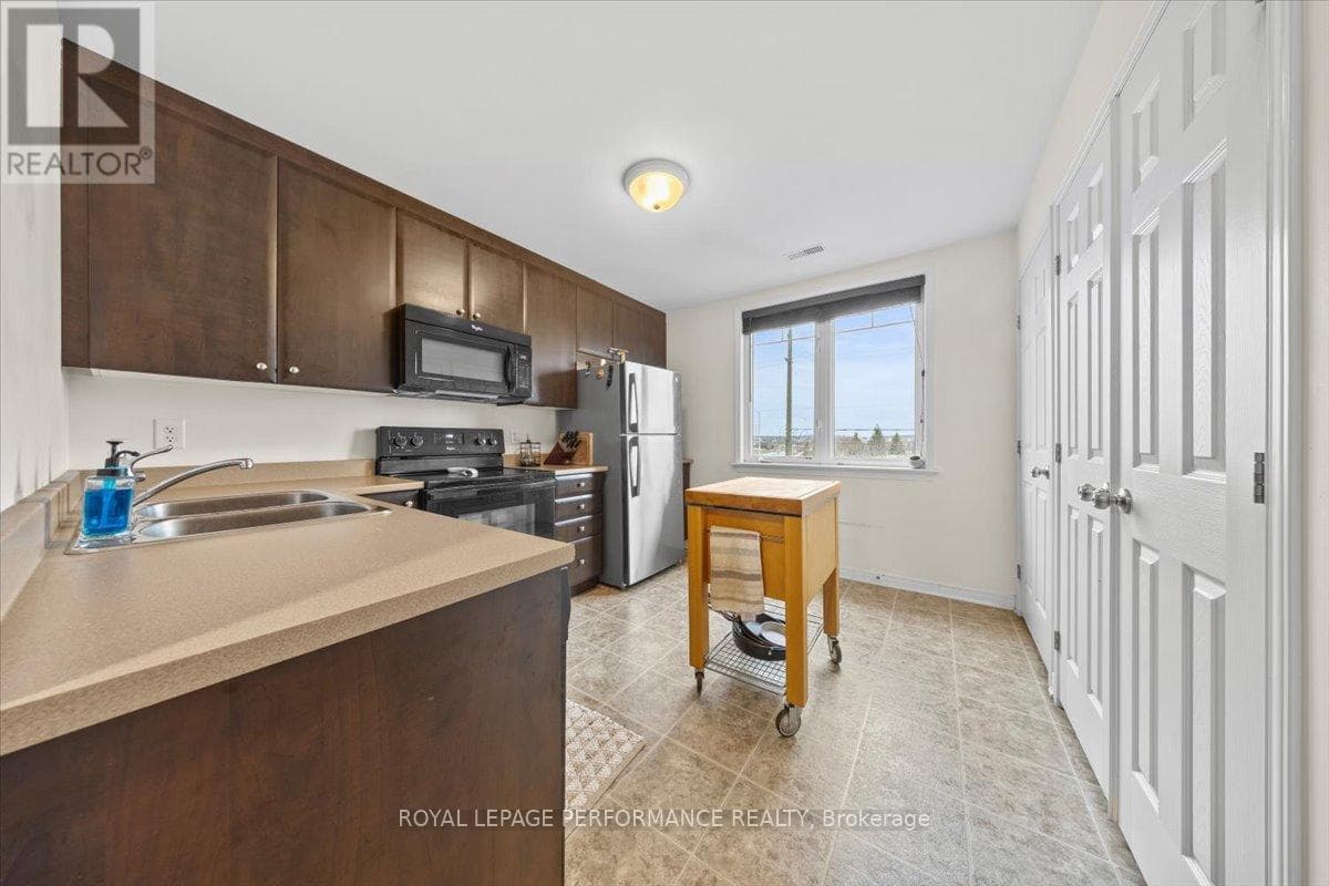 232 SHANLY PRIVATE, Ottawa — photo 4