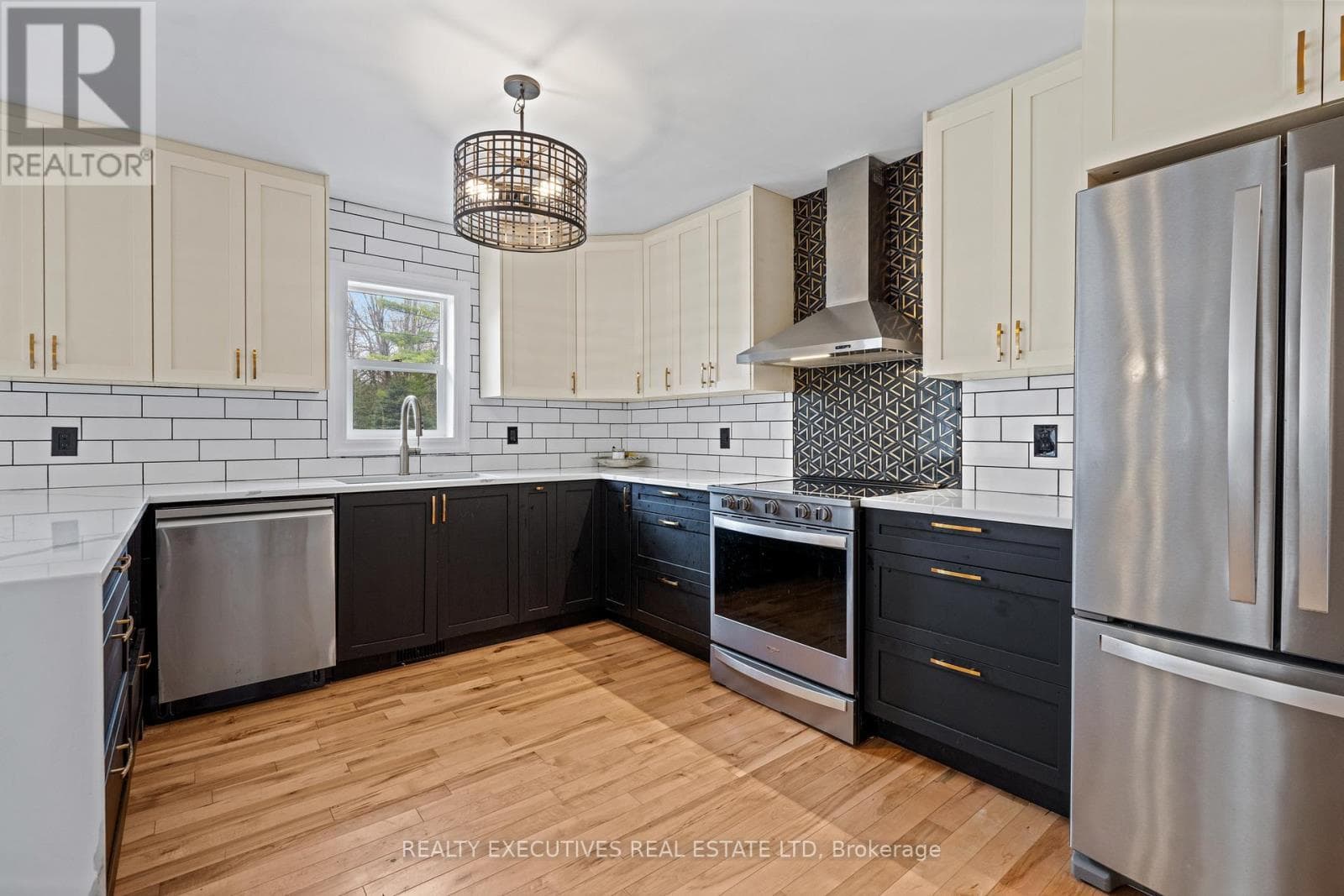 1664 CHRISTINA CRESCENT, Rideau St.Lawrence — photo 4