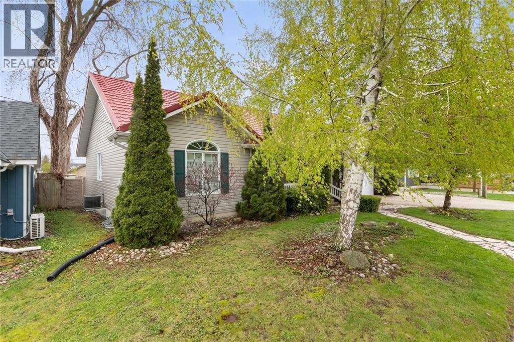 1970 ORCHARD AVENUE, Sarnia — photo 2